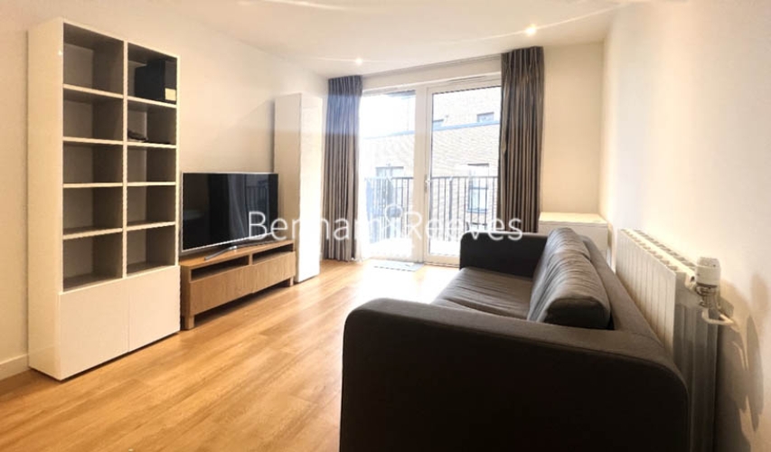 picture of 2-bed flat in  Surrey Quays