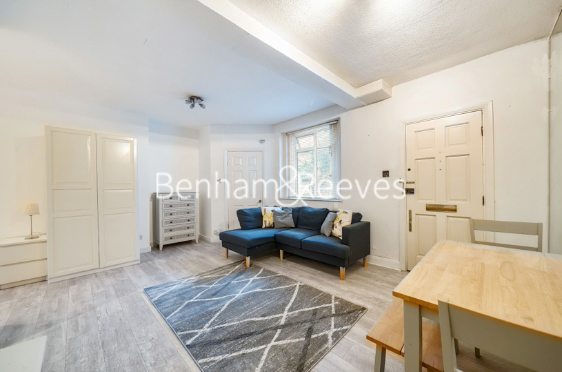 picture of Studio flat in  Greencroft Gardens, Hampstead, NW6